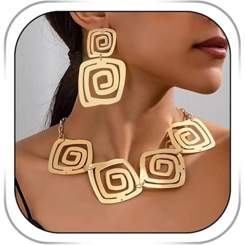 Val Boutique gold geometric